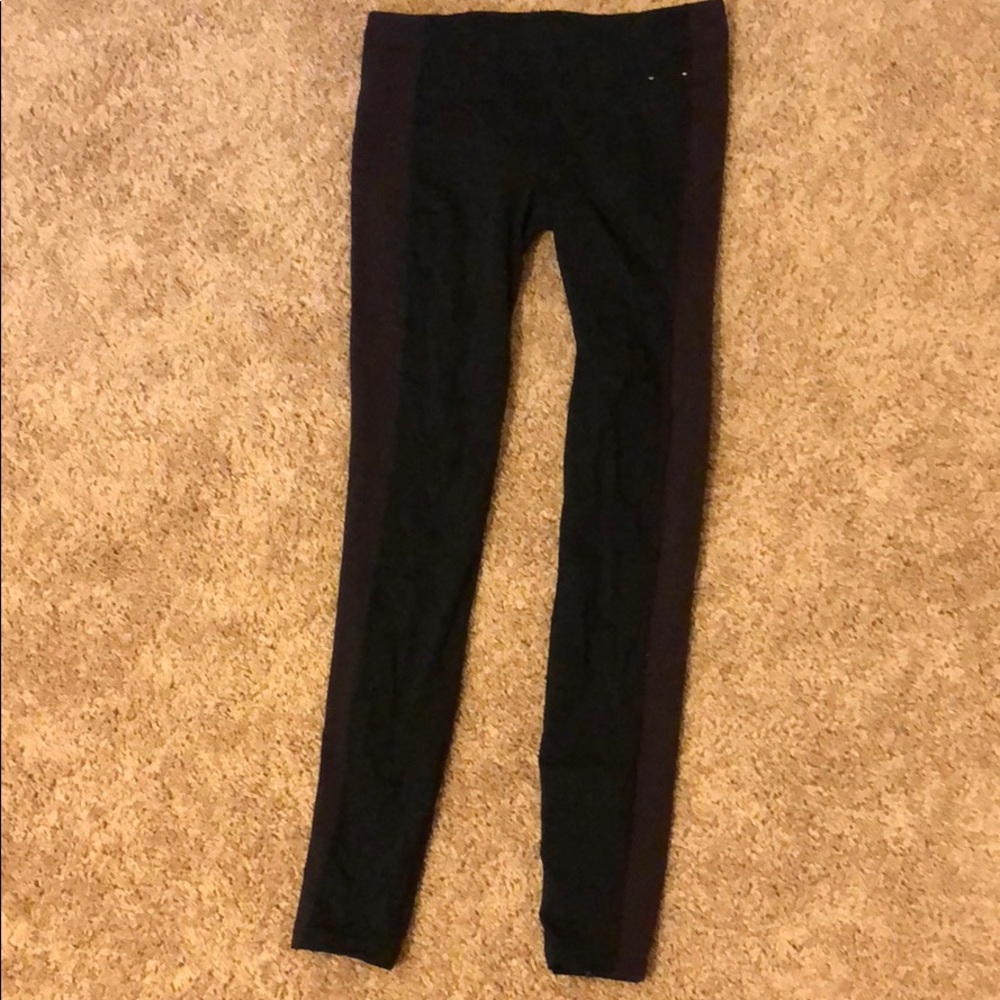 Gap purple and black workout leggings